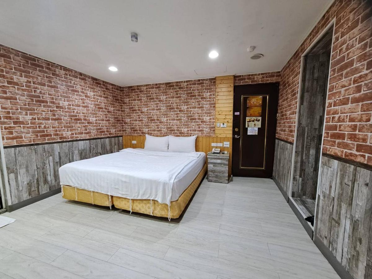 Bin Chen Business Hotel Хсинчу Сити Екстериор снимка