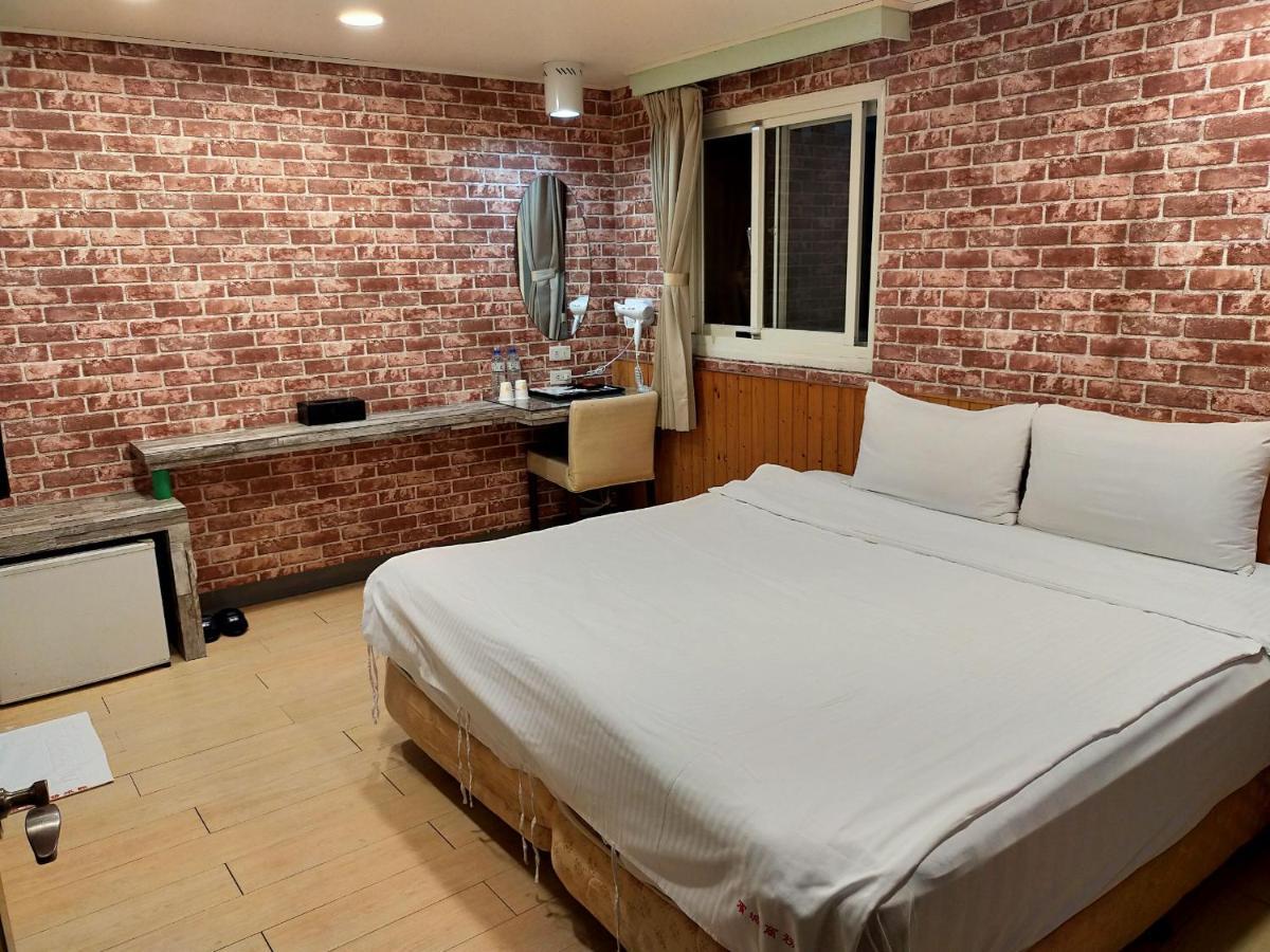 Bin Chen Business Hotel Хсинчу Сити Екстериор снимка