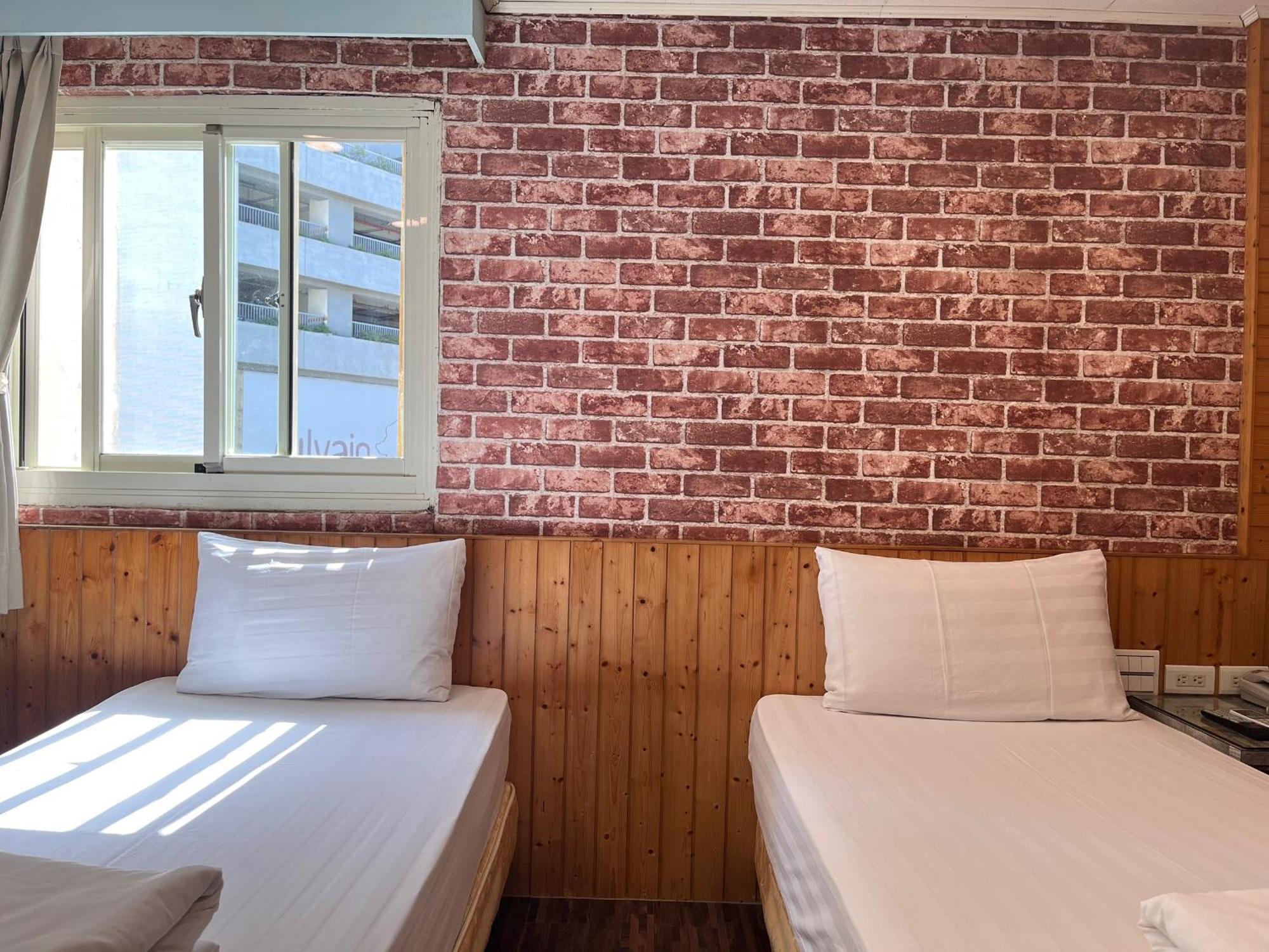 Bin Chen Business Hotel Хсинчу Сити Екстериор снимка