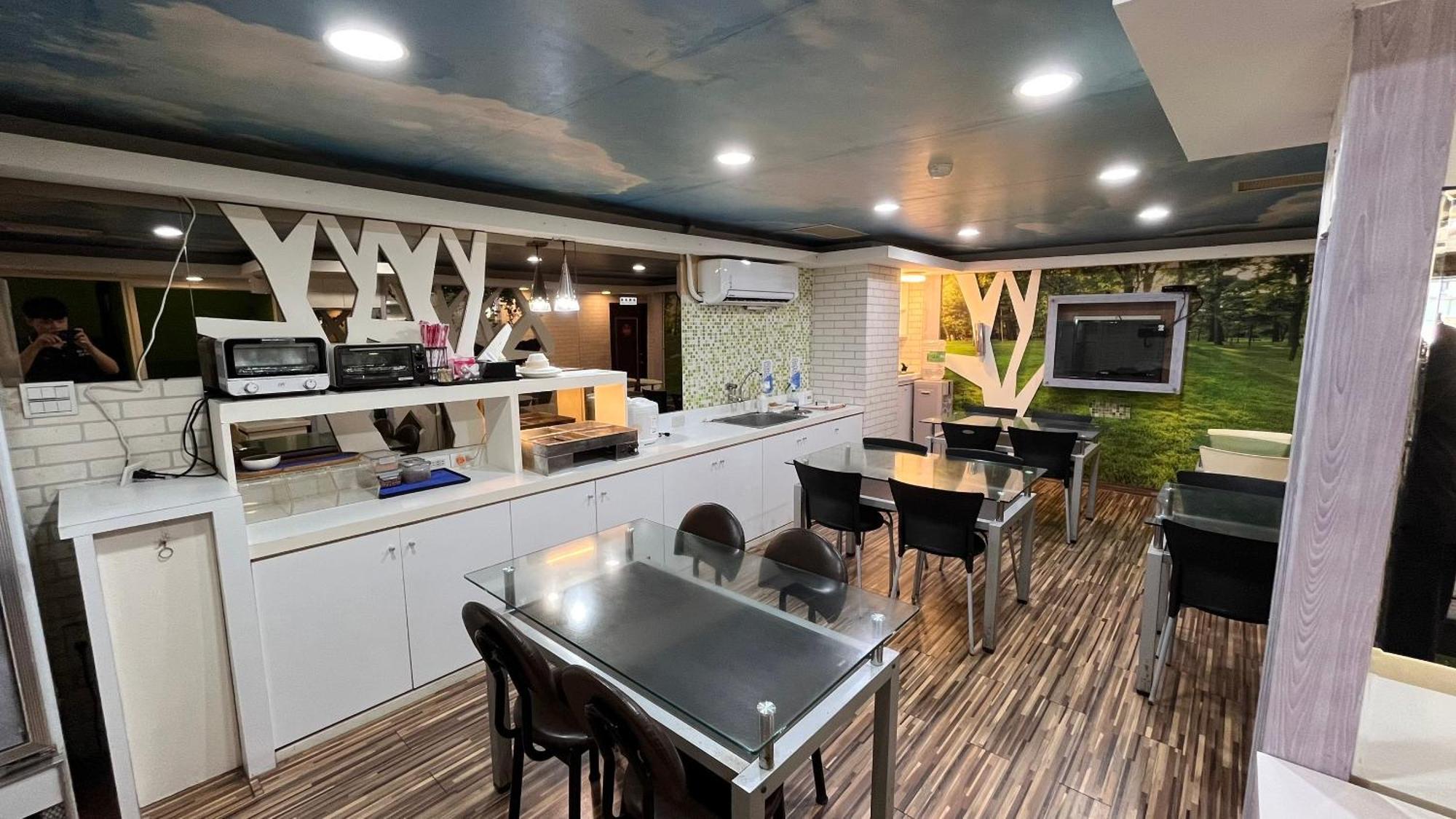 Bin Chen Business Hotel Хсинчу Сити Екстериор снимка