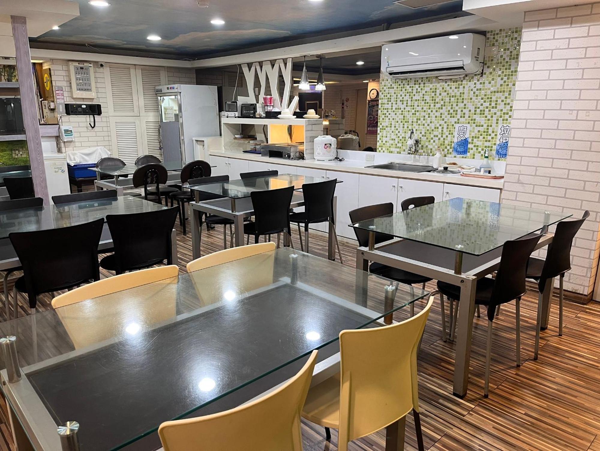 Bin Chen Business Hotel Хсинчу Сити Екстериор снимка